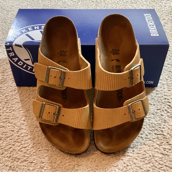 Birkenstock Suede Embossed - Picture 5 of 7